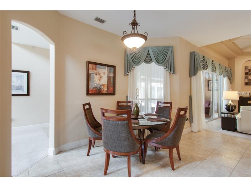 Luxury Mansion in Lagoinha Front - Orlando Florida - $ 664,900



