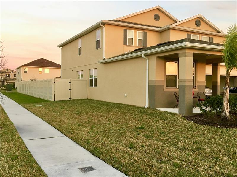 Luxurious and modern pool home for sale at Enclave at Tapestry - Kissimmee $385,000



