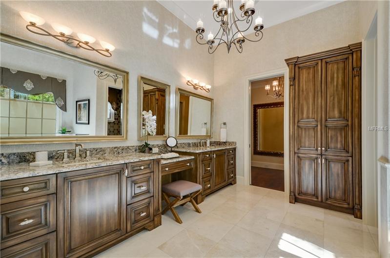 Isleworth Luxury Mansion For Sale - Windermere $3,195,000