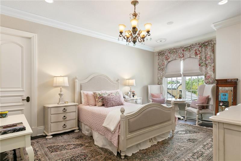 Keenes Pointe Lakefront Mansion For Sale - Windermere $5,499,000