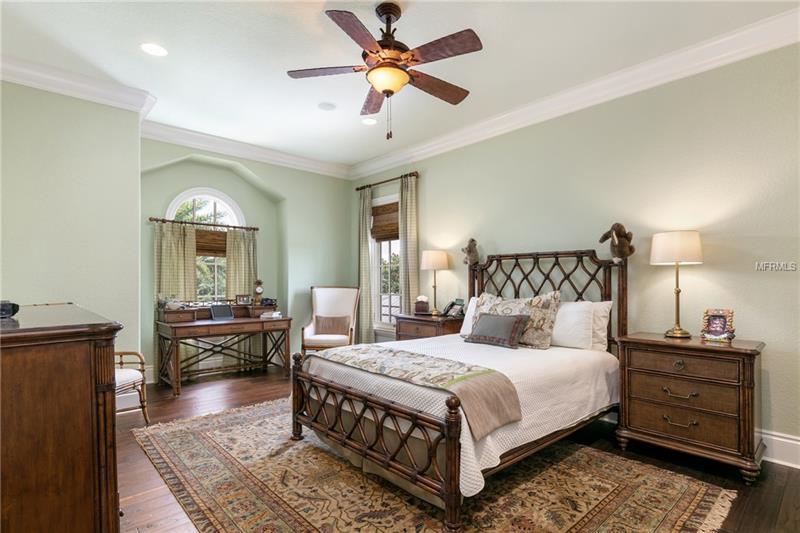 Keenes Pointe Lakefront Mansion For Sale - Windermere $5,499,000