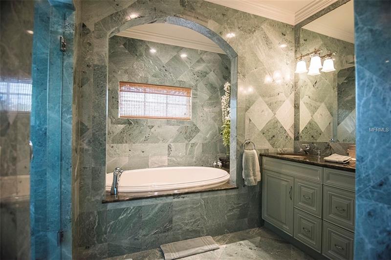 Isleworth Estate with Indoor Pool For Sale – Windermere $6,750,000