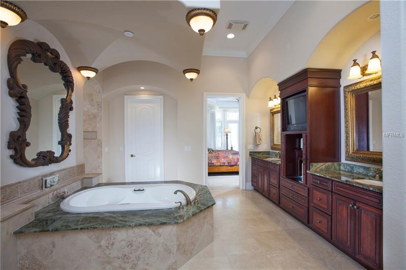 Sunset Bay Lakefront Luxury Mansion For Sale – Windermere $4,949,000