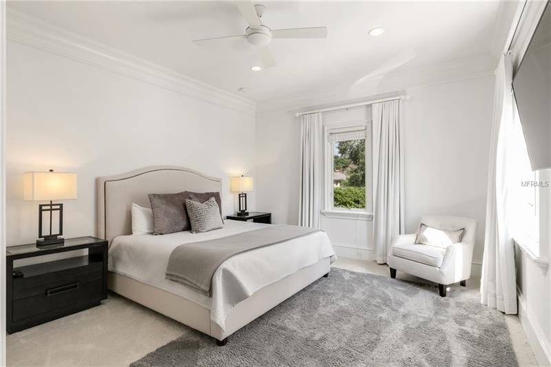 Chaine Du Lac Lakefront Mansion For Sale - Windermere $16,600,000