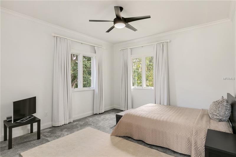 Chaine Du Lac Lakefront Mansion For Sale - Windermere $16,600,000