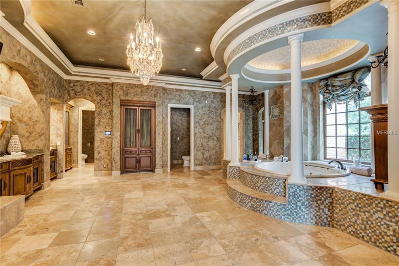 Lakefront Palatial Estate For Sale in Dr.Phillips $4,888,000