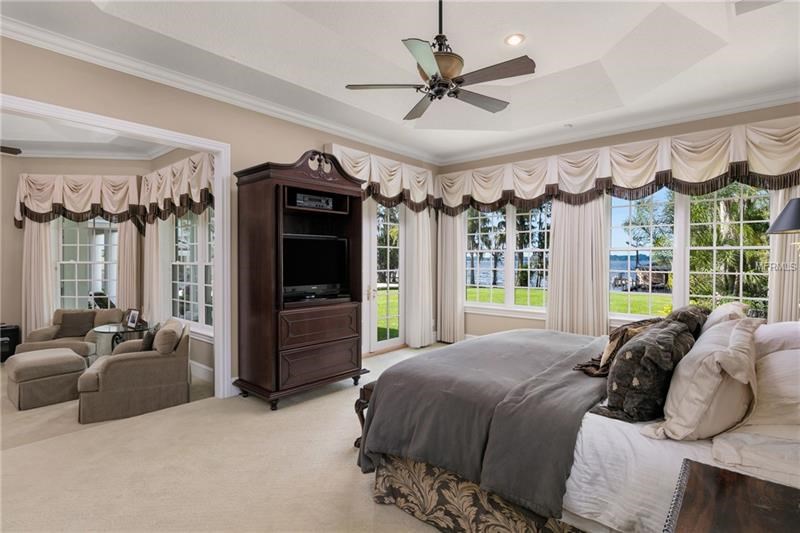 Luxury Lakefront Mansion For Sale in Dr.Phillips $3,380,000