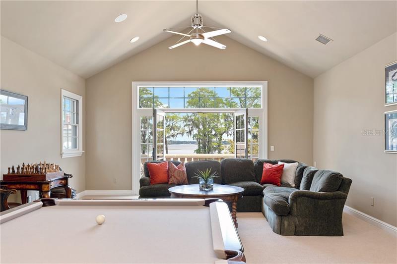 Keenes Pointe Lakefront Mansion For Sale – Windermere $3,695,000
