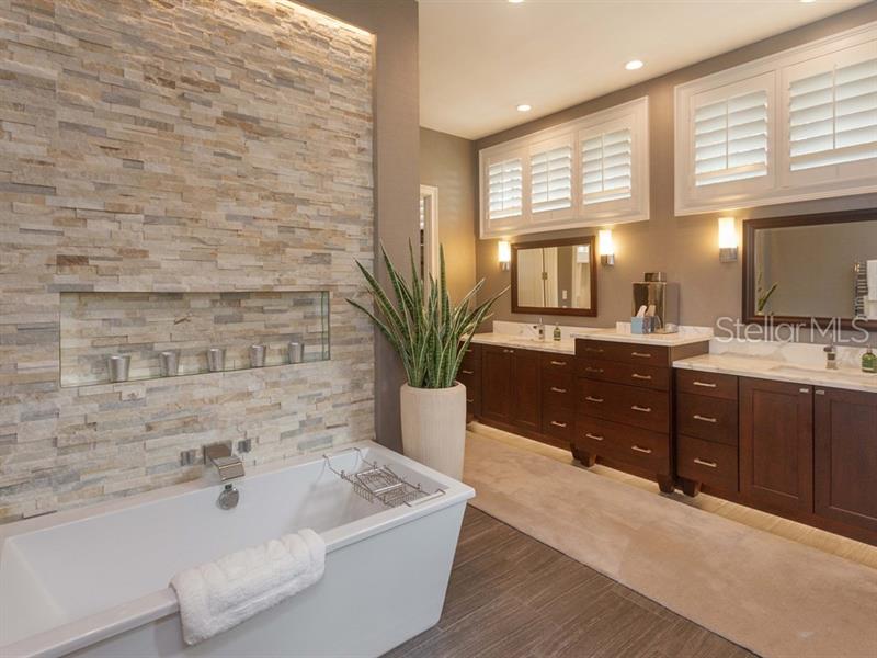Isleworth Golf Front Mansion For Sale – Windermere $4,200,000