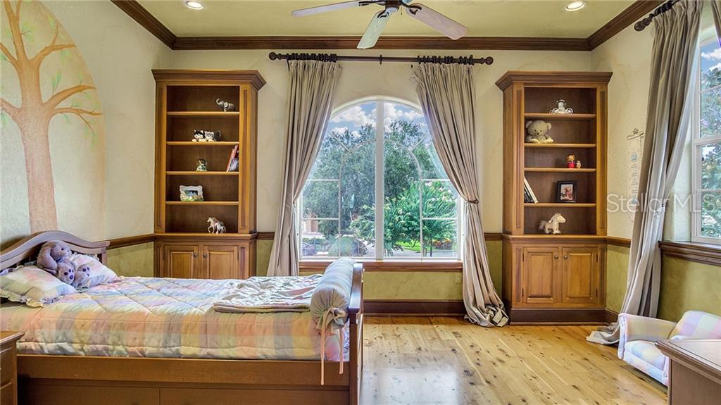 Dr.Phillips Lakefront Mansion For Sale - Estates At Phillips Landing $2,250,000