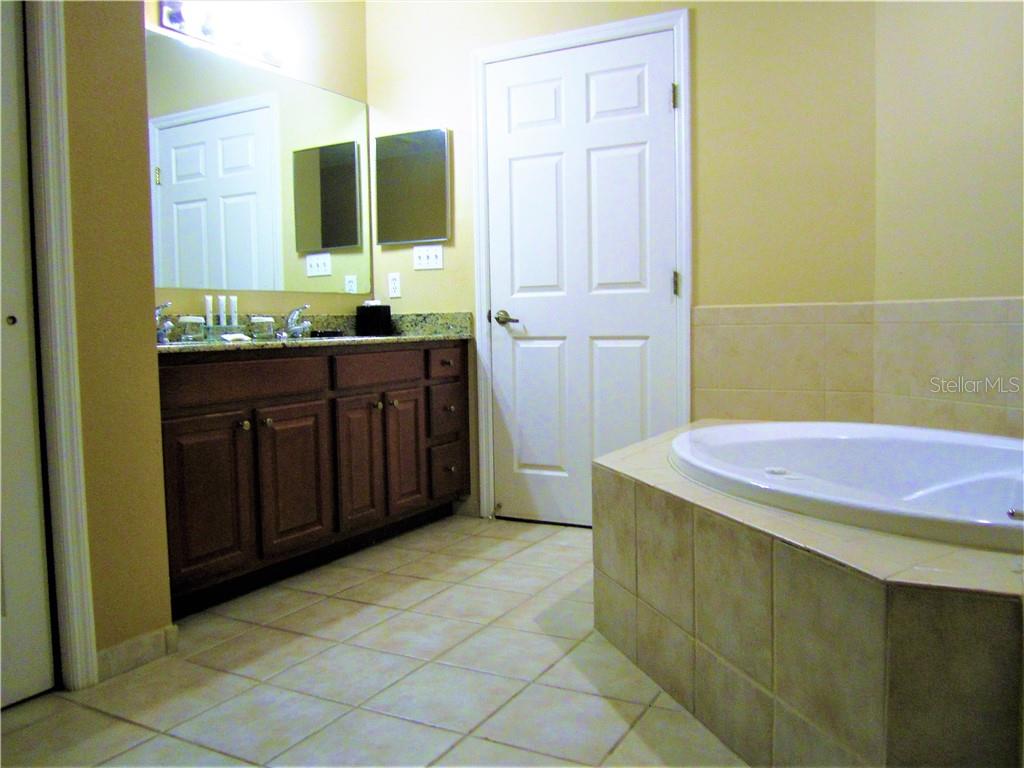 3 Bedroom Condo For Sale in Worldquest Resort - Orlando - Fully Furnished in Condo Hotel $180,000