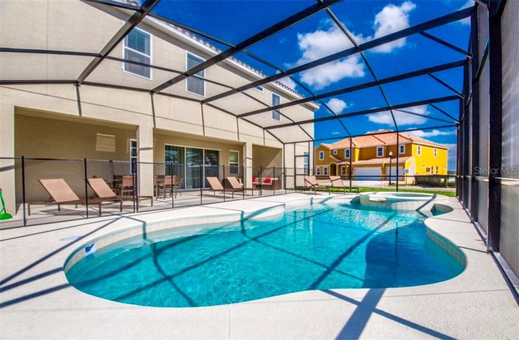 11 Bedroom Mansion For Sale For Vacation and Investment Income - Kissimmee $859,900