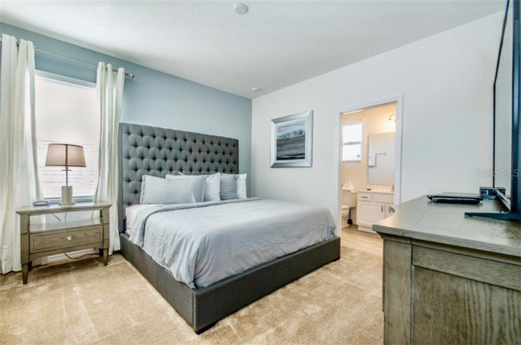 11 Bedroom Mansion For Sale For Vacation and Investment Income - Kissimmee $859,900