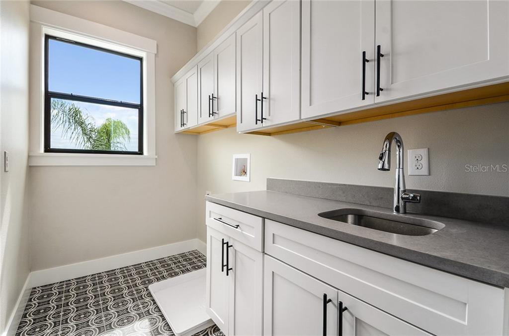 New Contemporary Home With Pool For Sale in Winter Park $969,900