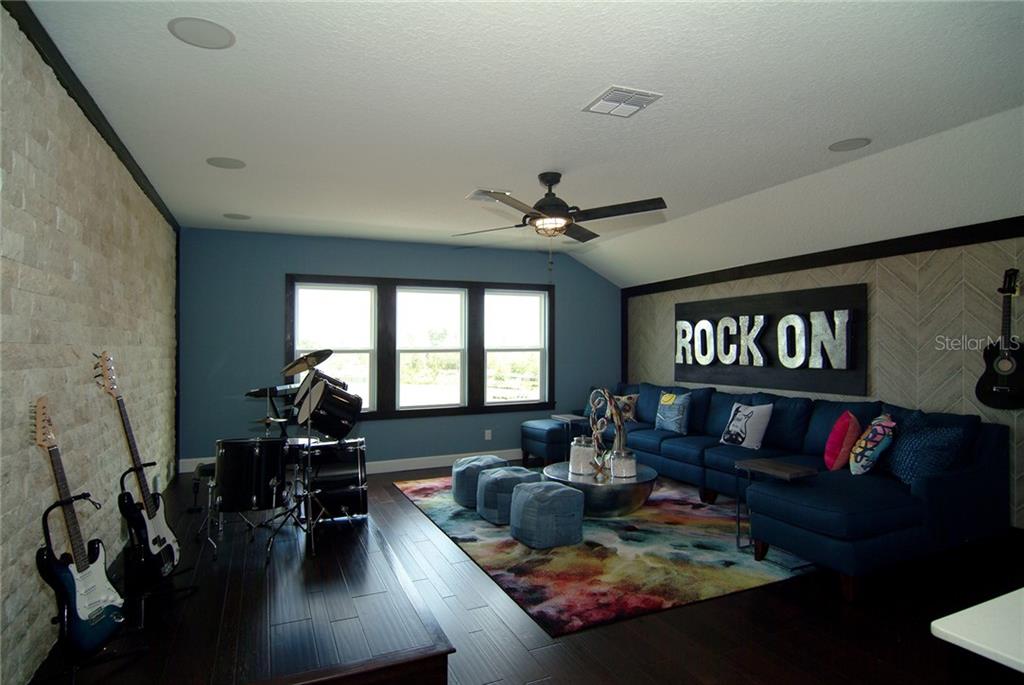 New Pool Home For Sale in Wincey Groves - Winter Garden $746,064