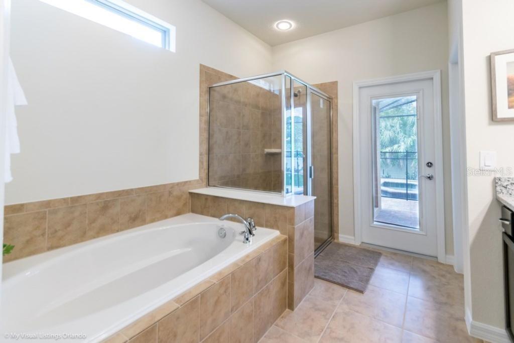 Vacation Investment Home For Sale in Kissimmee - 7 Bedrooms / Fully Furnished $499,000