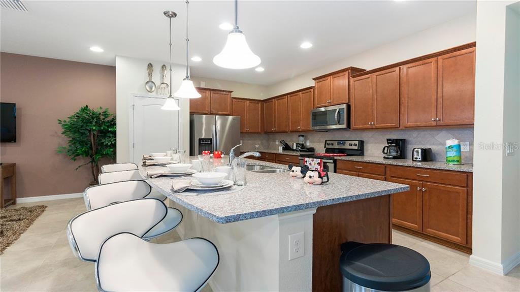 Windsor at Westside 5BR Furnished Townhouse with Pool For Sale $379,000