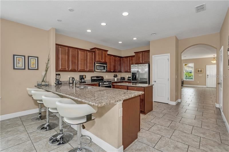 6 Bedroom Vacation Home with pool - fully furnished - Solterra Resort $450,000