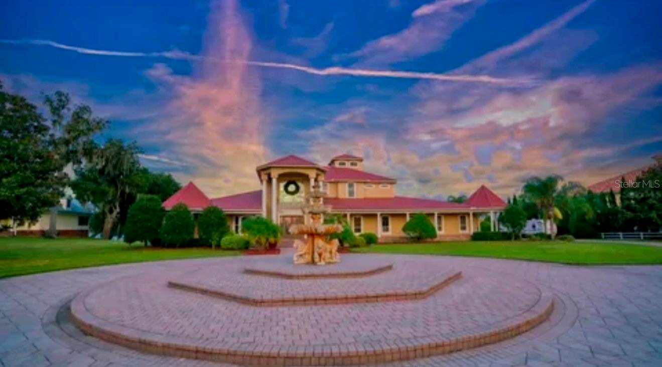 8 Acre Luxury Lakefront Estate near Tampa, FL with Fenced Pastures