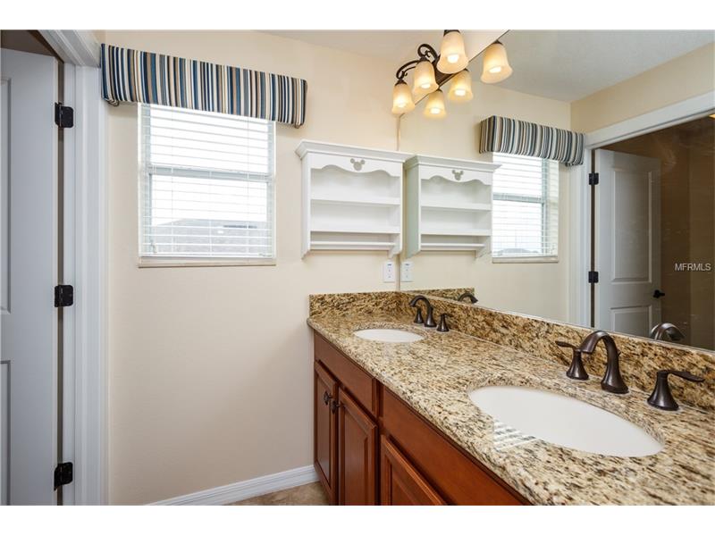 Luxury House For Sale In Front Of The Lagoon - Orlando - $375,000
 
