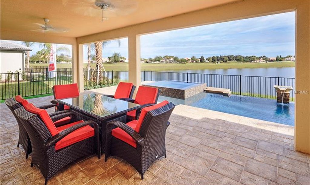Luxury House with Swimming Pool Bellalago - $ 639,990

 
