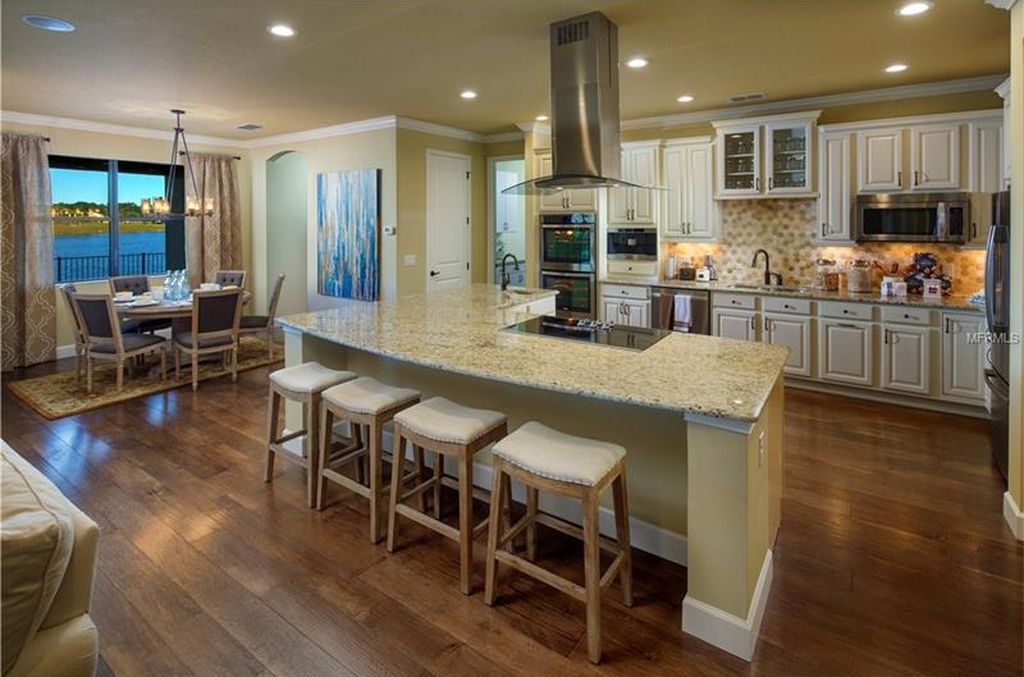 Luxury House with Swimming Pool Bellalago - $ 639,990


