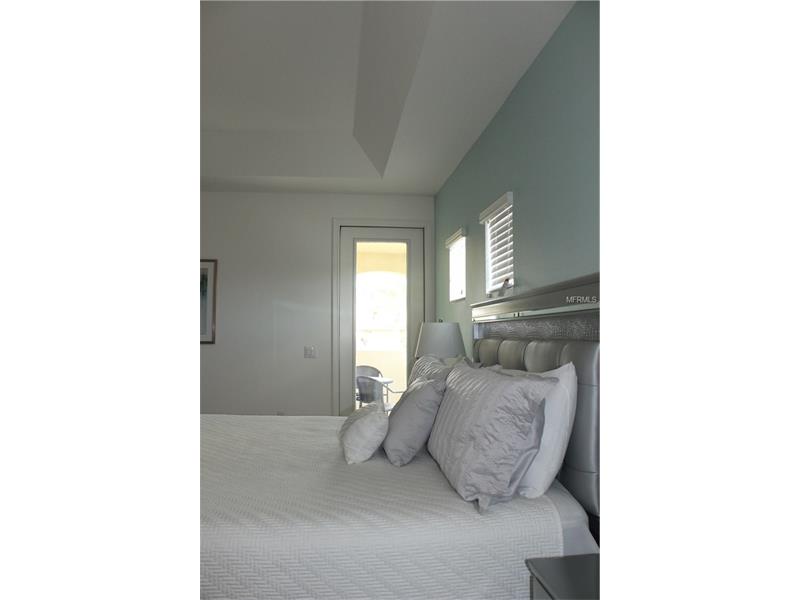 Furnished House at Avianna Resort - 6 Bedrooms with Pool - Built in 2015 - $450,000 


