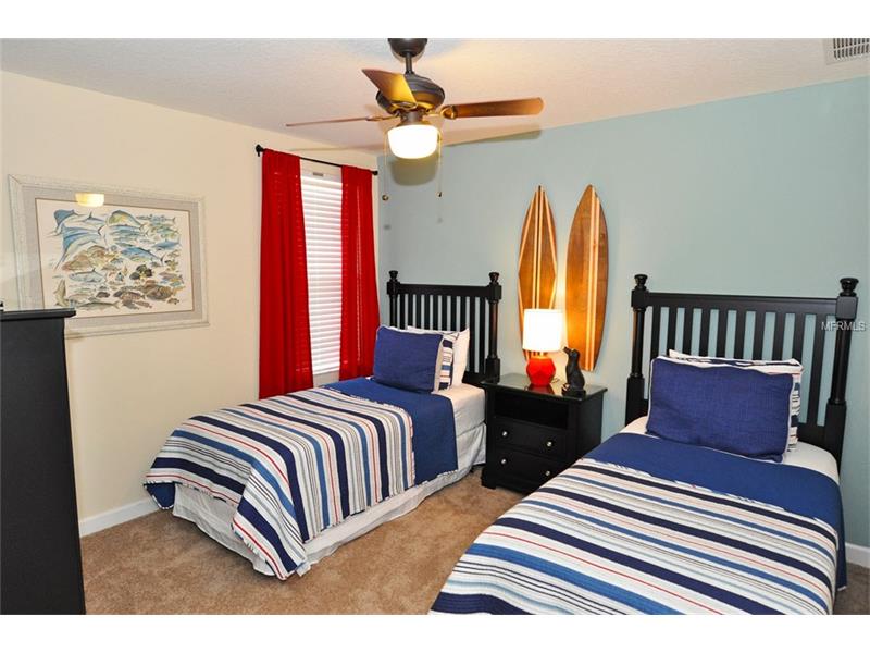 Holiday House in the famous Champions Gate Resort - furnished - excellent investment! - $ 404,900

