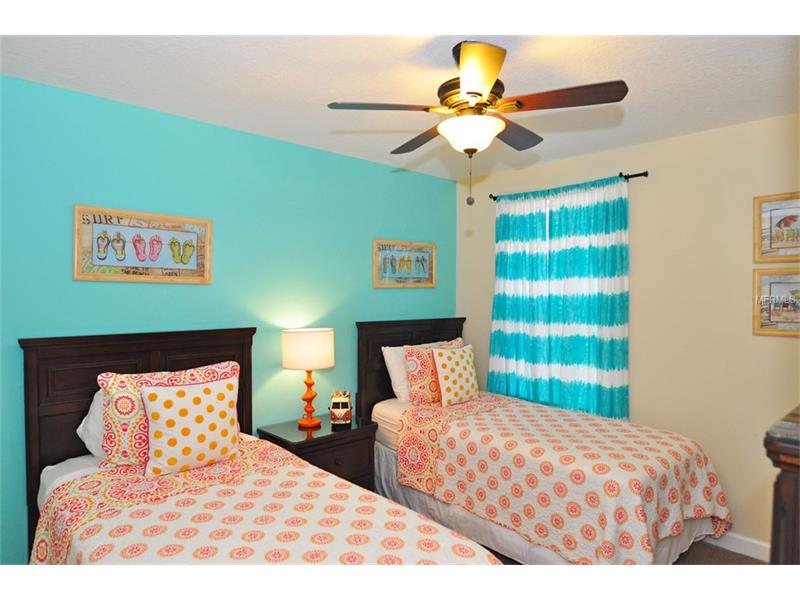 Holiday House in the famous Champions Gate Resort - furnished - excellent investment! - $ 404,900

