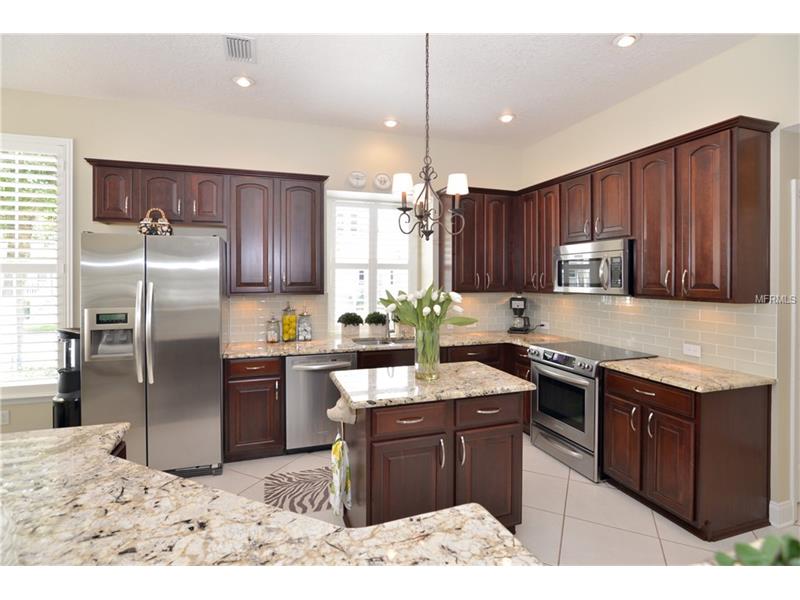 Luxury House in Bairro Nobre - CELEBRATION with additional apt included in the sale - $ 698,000

