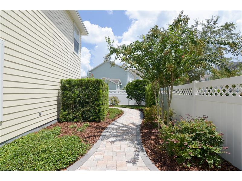 Luxury House in Bairro Nobre - CELEBRATION with additional apt included in the sale - $ 698,000
 
